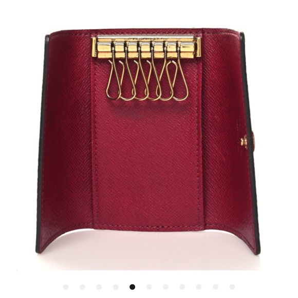This is an authentic LOUIS VUITTON Monogram 6 Key Multicles Holder in Fuchsia. - Picture 5 of 7